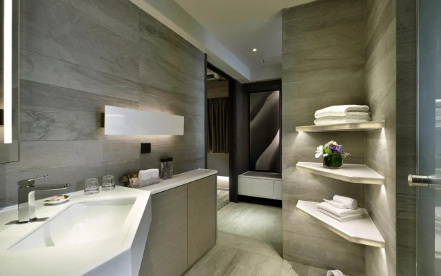 Xi Hotel