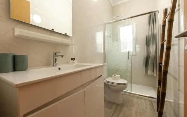 B100 - Abrotea Quaint 2 Bed Apartment in Lagos