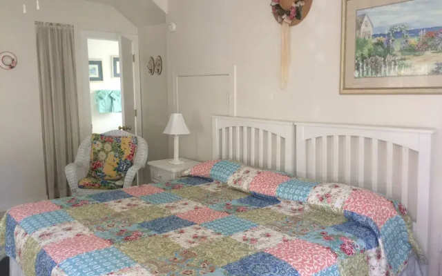 Angie's Guest Cottage