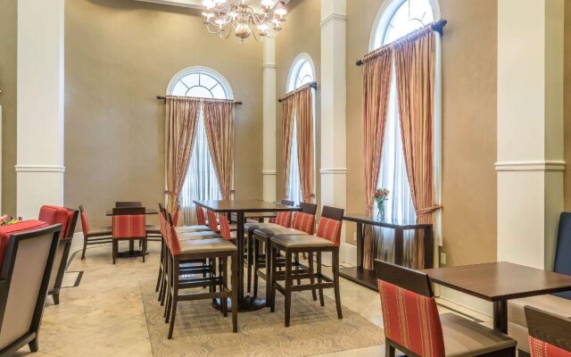 Comfort Inn Plainwell