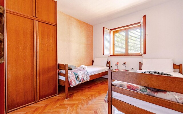 Amazing Apartment in Zrnovo With Wifi and 2 Bedrooms