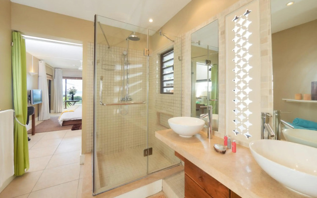 Bon Azur Beachfront Suites & Penthouses with LOV