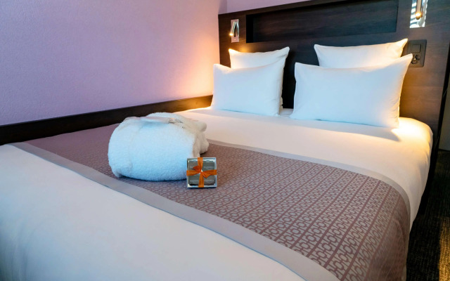 Nash Pratik Hotel
