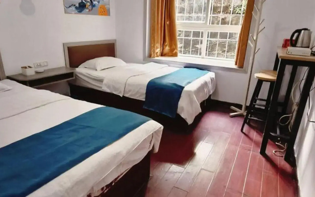 Junyuelai Hostel