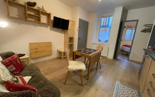 T2 30m2 plein centre, lit fait, linge fourni, WIFI