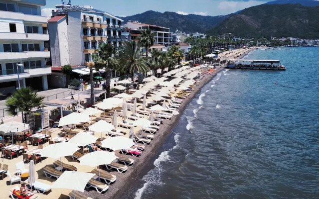 Reis Beach Hotel&Restaurant