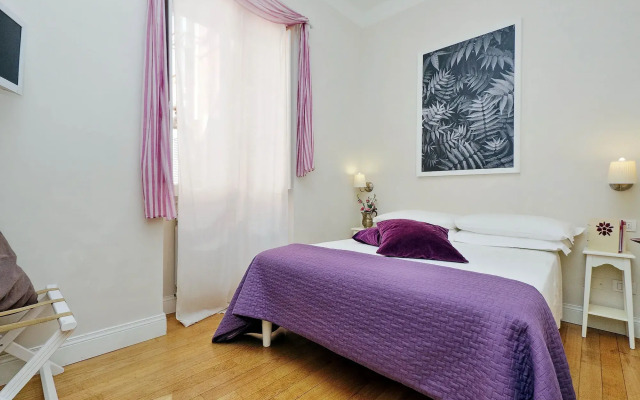 Amaranto Romano Hotel