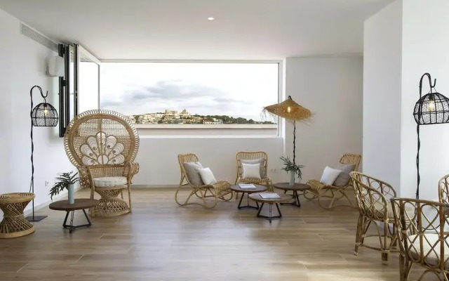 May Altafulla Beach Boutique Hotel