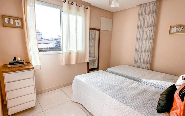 Apt na Praia do Morro,2 quadras do mar,com Garagem