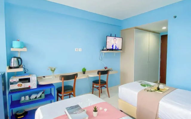 Simple Blue Toned Studio (No Kitchen) At Elvis Tower Apartment