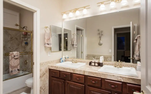 Grand Slam Getaway 5 BR by Casago