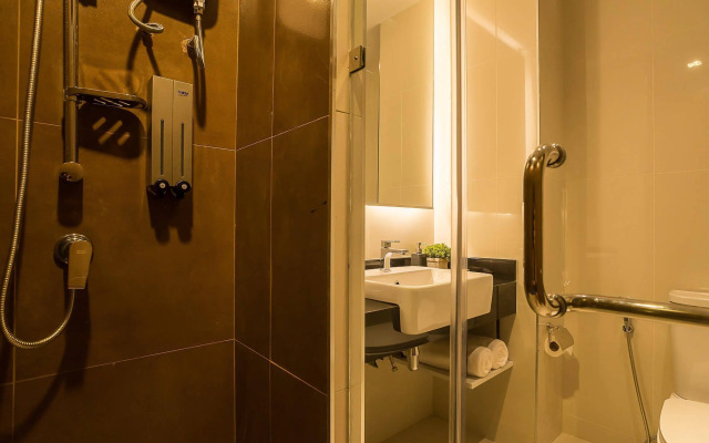Aim House Bangkok Hotel