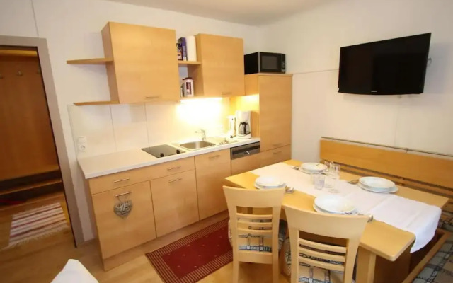 Cozy Apartment in Niedernsill Near Lake