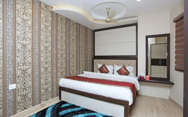 OYO 10338 Hotel Aadesh Palace