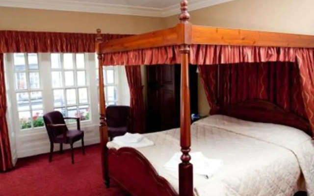 Swan and Royal Hotel