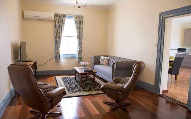 Spencer Cottage – Guest Rooms – Albany