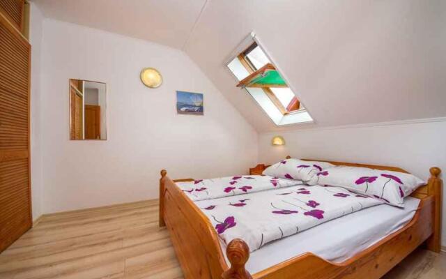 Apartment in Balatonmariafürdo 40852
