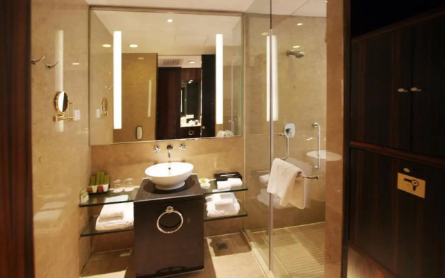 Luxemon Xinjiang Yindu Hotel