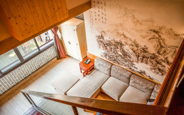Yangshuo C.Source West Street Residence