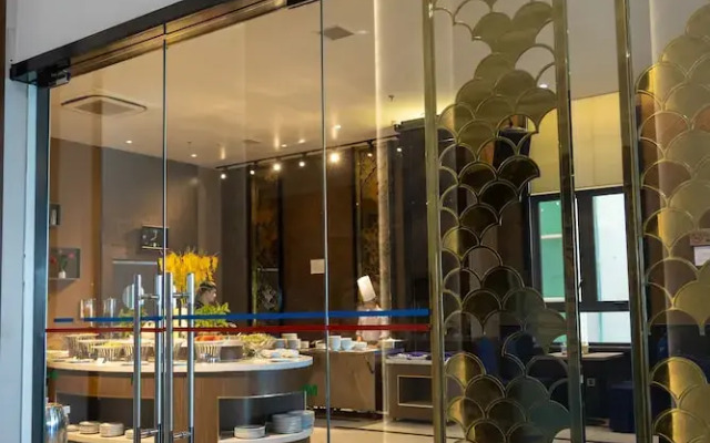 Cat Ba Paradise Hotel - Sky Bar & Massage