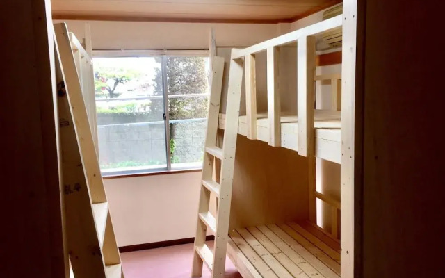 Backpackers DORMS MIWA - Hostel