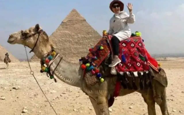 Falcon pyramids inn