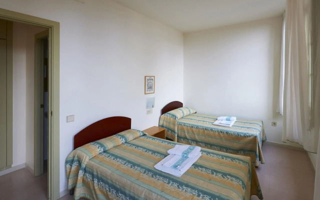 Apartamentos Montserrat Abat Marcet