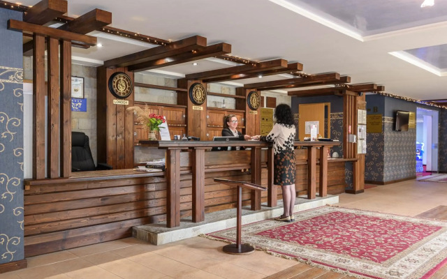 Grand Royale Apartment Complex & Spa