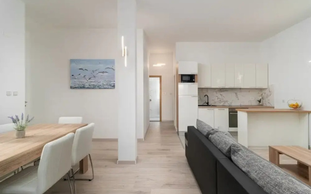 Lux 3 - Heated Pool - A6