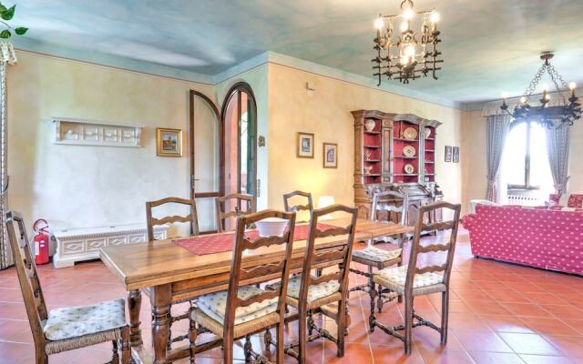 Majestic Farmhouse in San Vivaldo with Swimming Pool