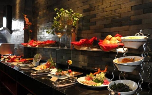 Yiwu Byland World Hotel