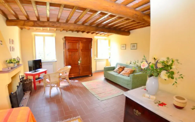 Bright Holiday Home in Pescaglia With Gazebo