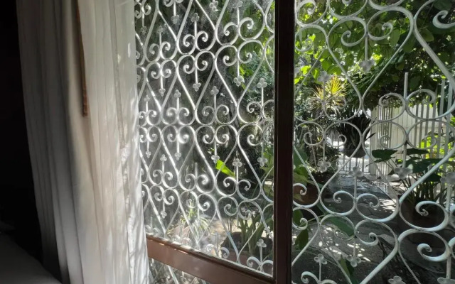 Dickinson Guest House, Guadalajara Expo