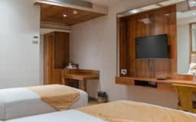 The Shiv Grand