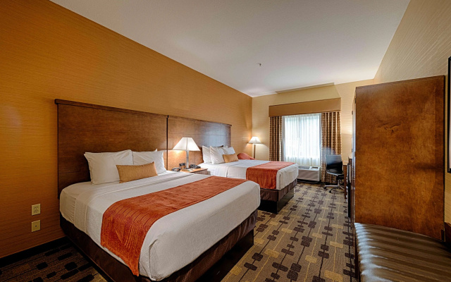 Best Western Plus Delta Inn & Suites