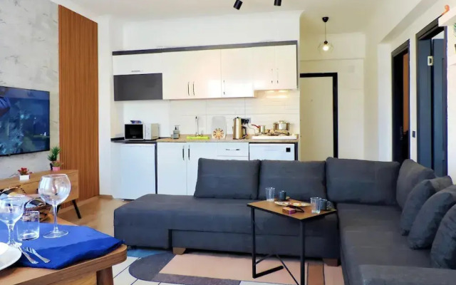 Chic Flat 10 min to Lara Beach in Antalya