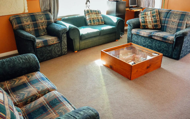 Bluemoon Lodge - Hostel