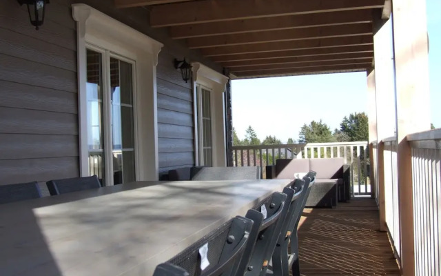 Sumptuous Chalet in Septon with Sauna & Hot Tub
