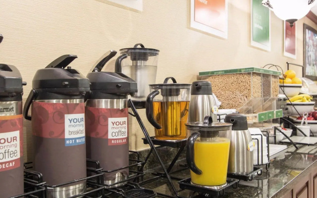 Comfort Inn & Suites Suwanee - Sugarloaf