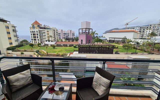 Seaside Escape - 3 Bedroom Apartment Sleeps 6