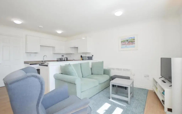 No 8 Westbay Apartment