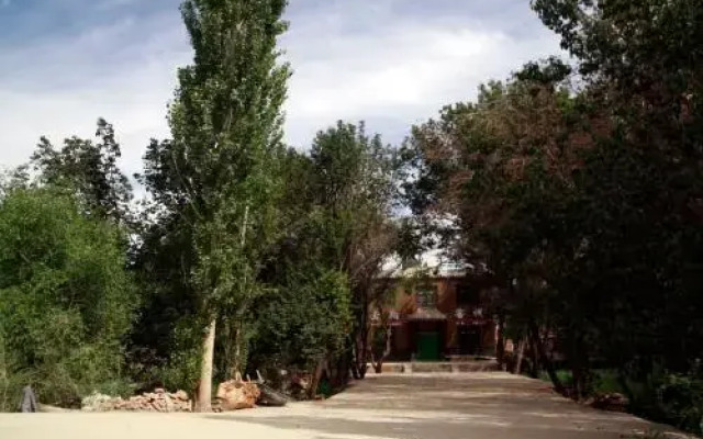 Dunhuang Yunxiang Inn