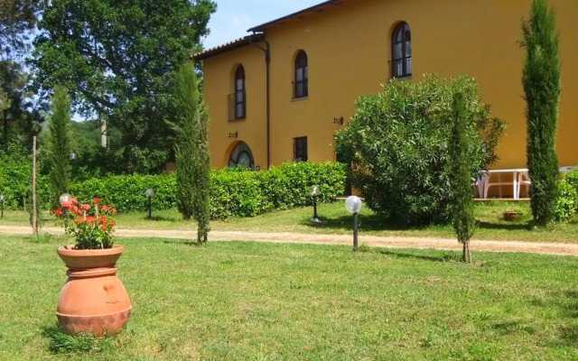 Restful Farmhouse with Pool near Forest in Vinci