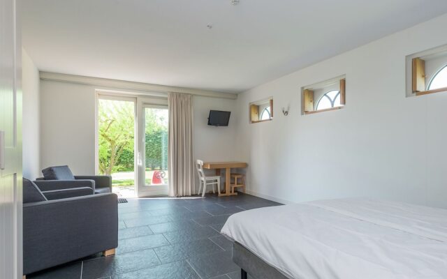 Inviting Holiday Home in Zuidoostbeemster near Center & Forest