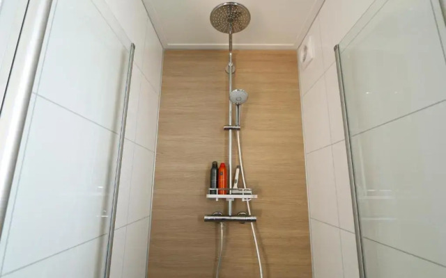 Rietreiger luxe vakantielodge in Friesland - 2 badkamers