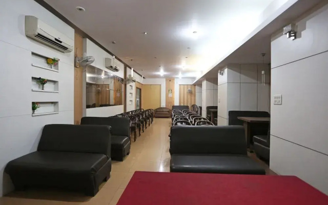 OYO 7636 Hotel Kaushalya Residency