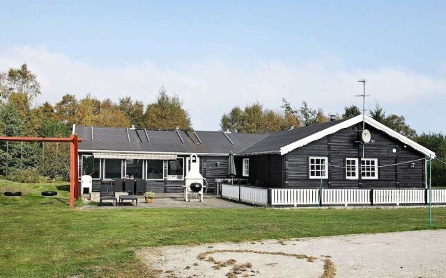 15 Person Holiday Home in Hals-by Traum