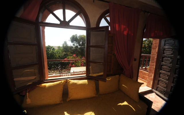 Al Jasira Suites & Spa