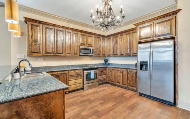 Spacious Sazerac Sanctuary