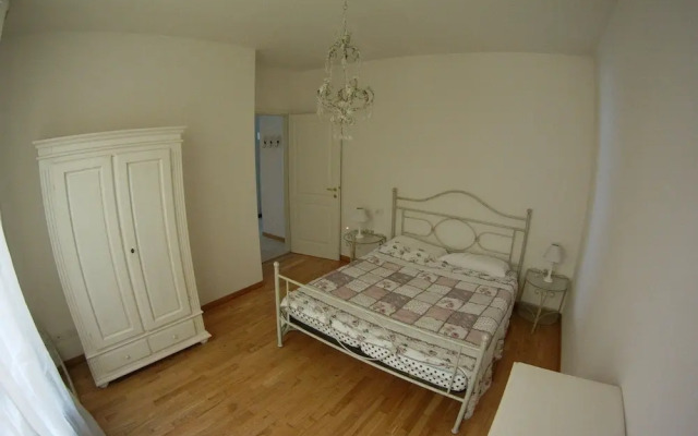 The charmant apartment with lake view